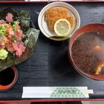 すしごはん 馬ん場 - ネギトロ&鉄火丼定食は850円税込です。