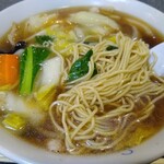 Saiko tei - 広東麺　650円　／  博多ラーメンのような小麦たっぷりの麺に、ニンニクで炒めた具材、熱々の餡掛け。美味しかったです。