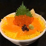 サーモンいくら小丼