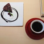 CAFE SANS NOM - 濃厚ガトーショコラとスペシャルティコーヒー
