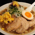 鶏そば・ラーメン Tonari - 背脂味噌仕立ての炙りチャーシュー麺1,200円