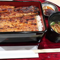 鰻・天ぷら割烹 萬木 - 鰻重（上）（全景）