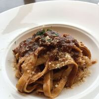 IL PINOLO SKY TERRACE 横浜 - ラグーソースのタリアテッレ