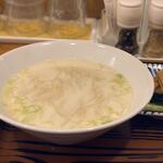 SOUL麺 - 鶏白湯麺塩（税込918円）