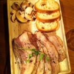 富士屋本店 ワインバー - ベーコン