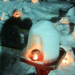 本家伴久 - 小さなかまくらが並びます