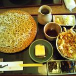Teuchi Soba Yamaizumi - ミニ天丼セット（野菜のかき揚げ＋そば）