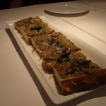 トラットリア スペランツァ エッセ - 鴨のペーストとポルチーニのブルスケッタ