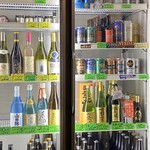 若松家酒店 - お酒もチェイサーも冷蔵庫から選びます