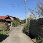 村のピザ屋 カンパーニャ - お店への道