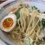 宝華らぁめん - 油そば　700円　スープ付
中盛　＋50円
味付玉子　＋100円