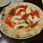 マリノステリア - pizzaは本格的なモッツァレラ。