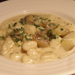 トラットリア スペランツァ エッセ - ニョッキのクリームソース