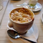 俺のフレンチ - オニオングラタンスープ　¥380　冬は絶対頼む！