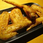心人 - 手羽先唐揚げ：熱々で、ジャンボサイズの手羽先です。　　　　　2019.12.06