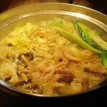 心人 - 鶏のコラーゲン鍋：鶏から取った良いお出しが印象的なコラーゲンの鍋です。 残ったスープを持って帰りたいくらい美味しいですネ！　　　　　2019.12.06