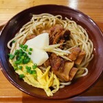 美ら花 - 本ソーキそば　特に麺が美味しいと思いました。