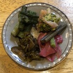 旬ものと日本酒 とみ笑 - 漬物盛り合わせ