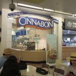 Cinnabon - アラモアナショッピングセンターの中にあるシナモンロールのお店です。