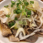 かつぎや - 旬の味覚シリーズ　豚ガツの葱ソースがけ　最後に回しかける高温の胡麻油の音と香りが素晴らしい