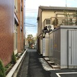 マルコ - 南側路地から