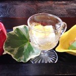 菜の花黄身芥子 糸うに、飯蛸のフリット、白アスパラムース 旨みゼリー