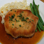 ラ ペッシュ - 鶏胸肉のハムはさみ揚げ