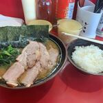 家系ラーメン 王道 - 