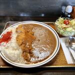 吉ひろ - カツカレー　9００円　　サラダ付きです