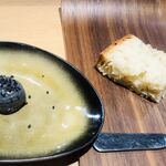 サンプリシテ - 自家製パン　黒胡麻のバター