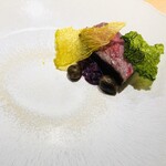 サンプリシテ - 熊本県産赤牛　マグロ節と昆布の出汁　赤ワインとマデラ酒のソース