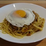 Cafe slow season - キーマパスタ目玉焼き乗せ