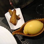 レストラン バカール - レモンのアイスクリーム