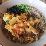 炭火焼鳥 萃 - 違う日に食べた かき揚げそば  (税込み 400円)