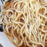 丸政そば - 黄そば＝中華麺です