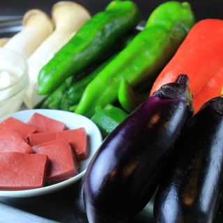 Seasonal Kyoto vegetables selected by the chef himself. Surprised by its freshness