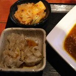 むちゃく - 小鉢は  焼売とキムチ風和え物