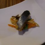 そば処 楽一 - 珍味三品（ワサビ山海漬け）。