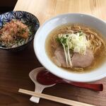 大衆食堂 中華そばとおコメの店 メシケン。 - 中華そばと和風カツ丼