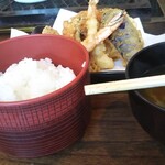 天ぷら　若杉 - 天ぷら、天つゆ、ご飯、味噌汁。