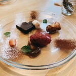 ラ グリーリア - 上から時計回りに  柚子のチョコケーキ、チョコ×マスカルポーネのカンノーリ、宮代産ローズヒップのジェラート