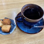 彩葉茶屋 - 食後のコーヒー＆ミニ揚げパン？