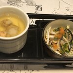 虎連坊 - 左:蟹と帆立の茶碗蒸し、右:河豚皮ポン酢