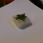 そば処 楽一 - 珍味三品（べったら漬け）。