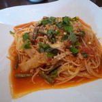 レストラン セレンディップ - ツナと山菜のトマトソース