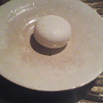 六雁 - 白いマカロン