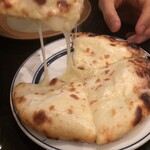 ダバ インディア - 【チーズクルチャ　L 】伸びるチーズた～っぷり