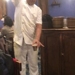 ダバ インディア - チャイをブレンドするパフォーマンス