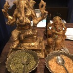 ダバ インディア - レジ横のガネーシャ神