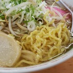 味の五十番 - 麺のアップです。